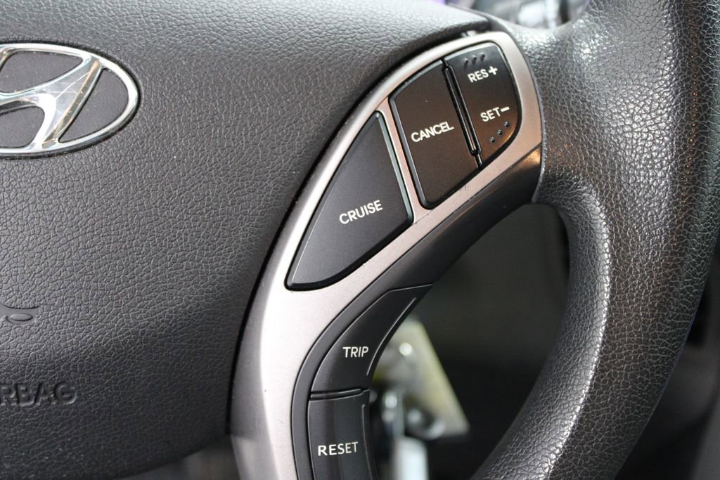 Used 2013 Hyundai Elantra GLS image 18