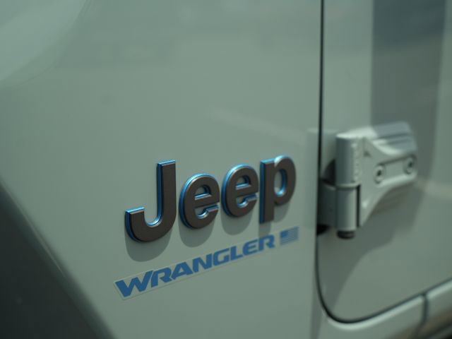 Used 2024 Jeep Wrangler Unlimited Rubicon 4xe w/ Convenience Group AWD/4WD image 41