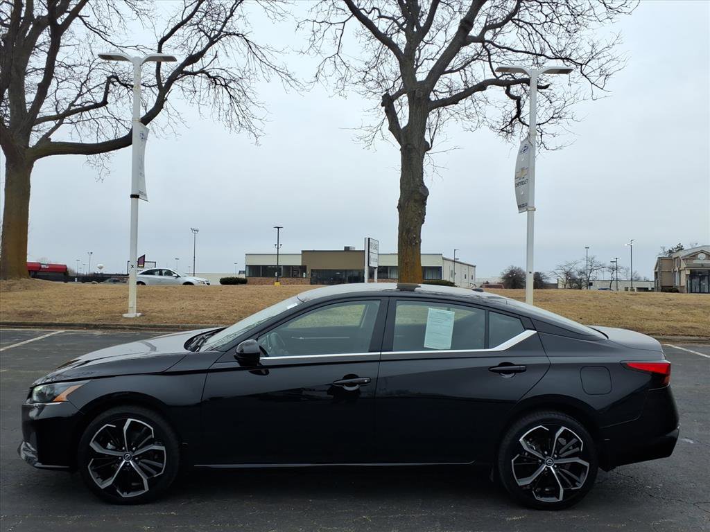Used 2024 Nissan Altima 2.5 SR AWD/4WD image 4