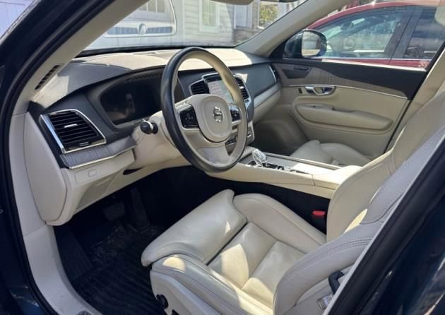 Used 2023 Volvo XC90 B6 Ultimate w/ Protection Package Premier AWD/4WD image 5