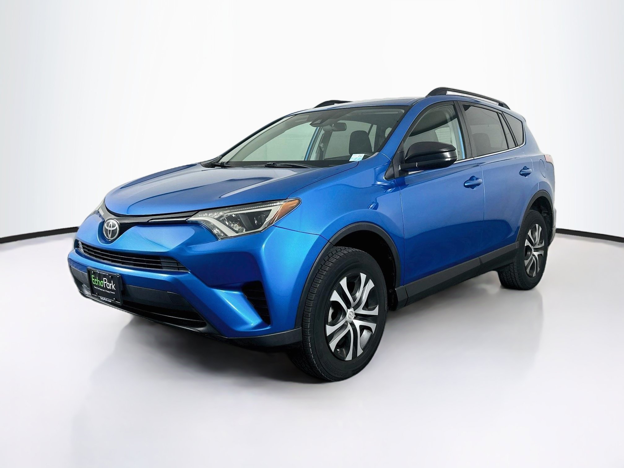 Used 2018 Toyota RAV4 LE w/ Carpet Mat Package FWD image 3