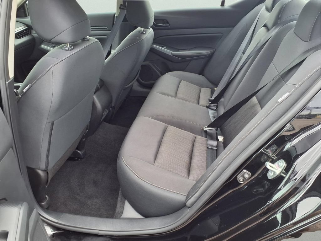 Used 2025 Nissan Altima 2.5 SV FWD image 23