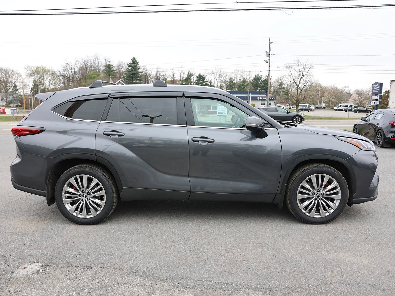 Used 2023 Toyota Highlander Platinum image 8