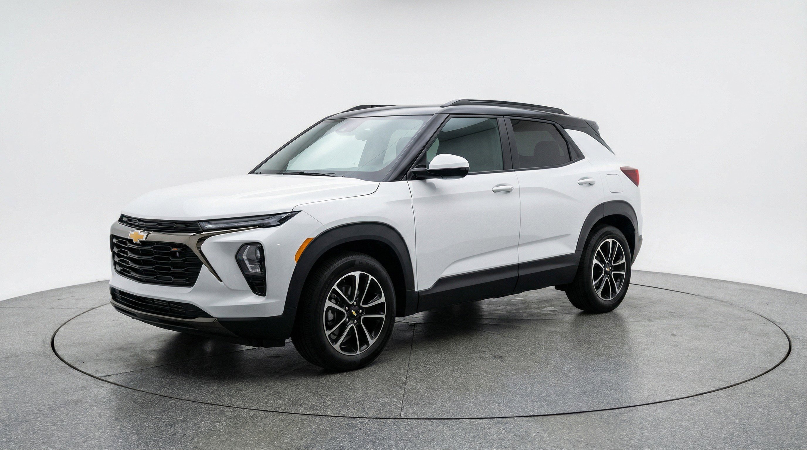 Used 2025 Chevrolet TrailBlazer LT image 3