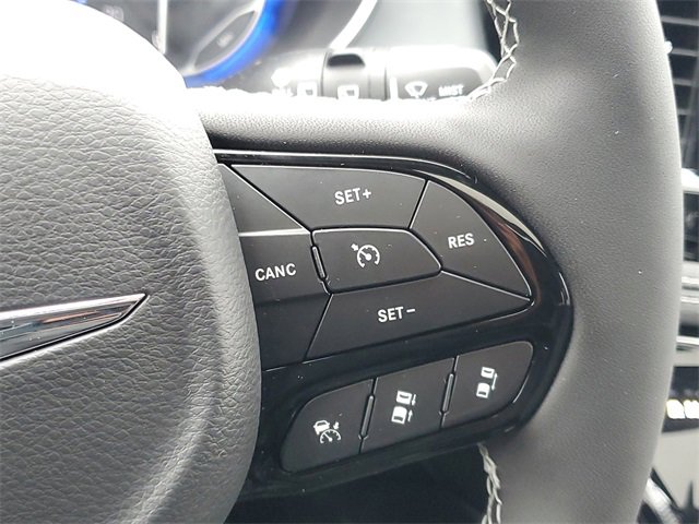 New 2026 Chrysler Pacifica Limited w/ Uconnect Theater Family Group image 23