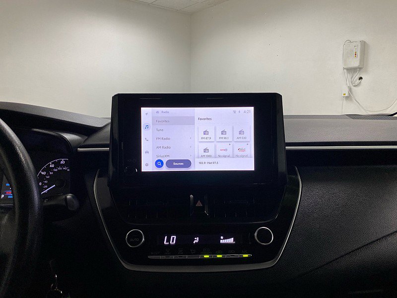 Used 2025 Toyota Corolla LE image 19