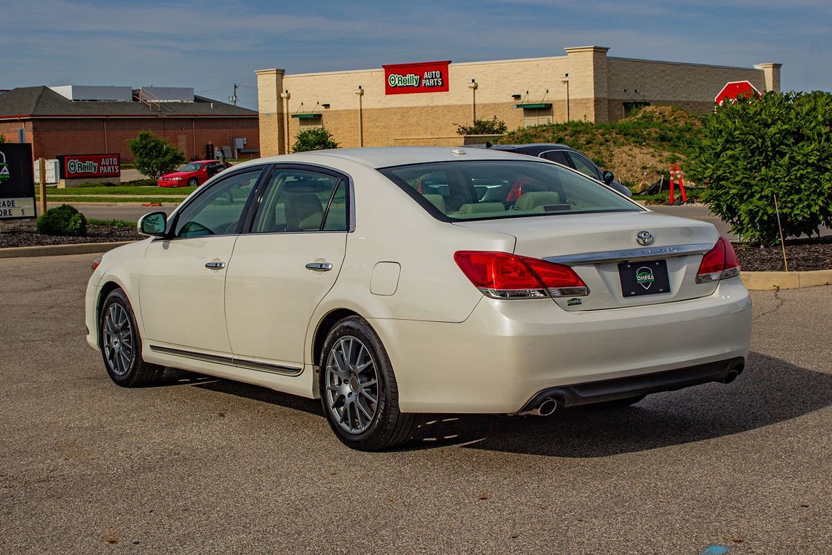 Used 2011 Toyota Avalon Limited FWD image 7