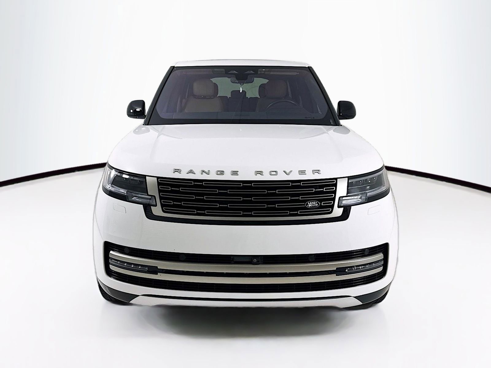 Used 2023 Land Rover Range Rover SE image 2