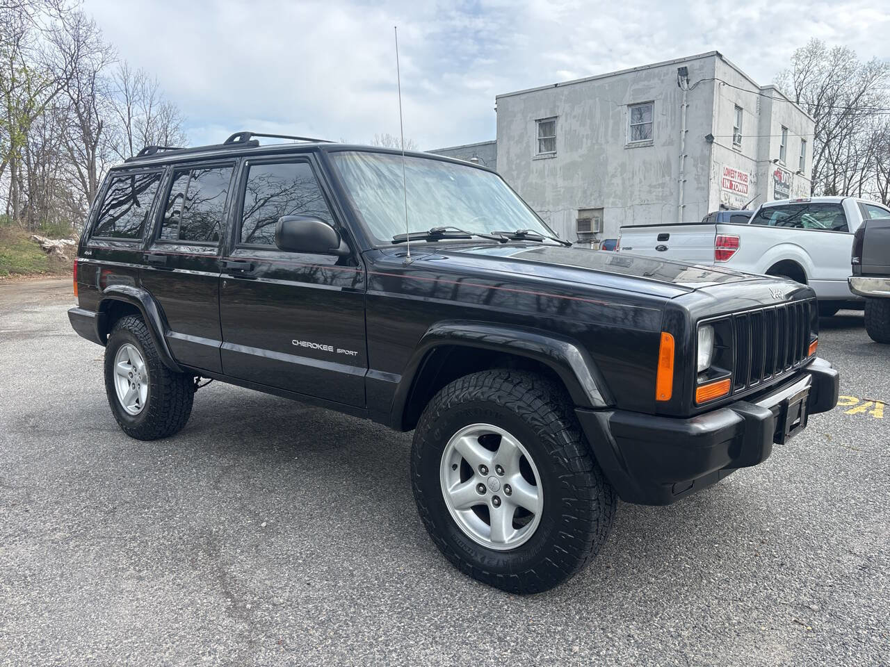 Used 2000 Jeep Cherokee Sport image 7