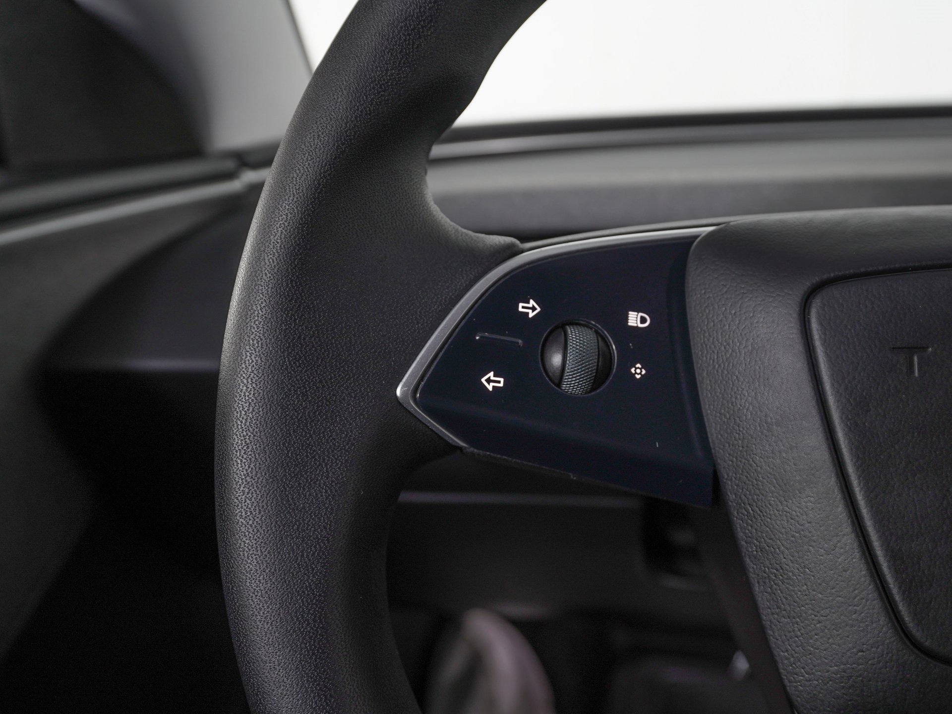 Used 2025 Tesla Model 3 Long Range image 19