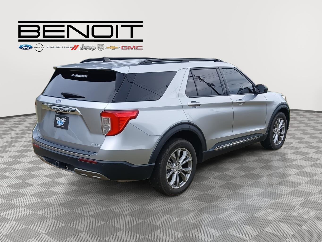Used 2023 Ford Explorer XLT w/ Equipment Group 202A image 5