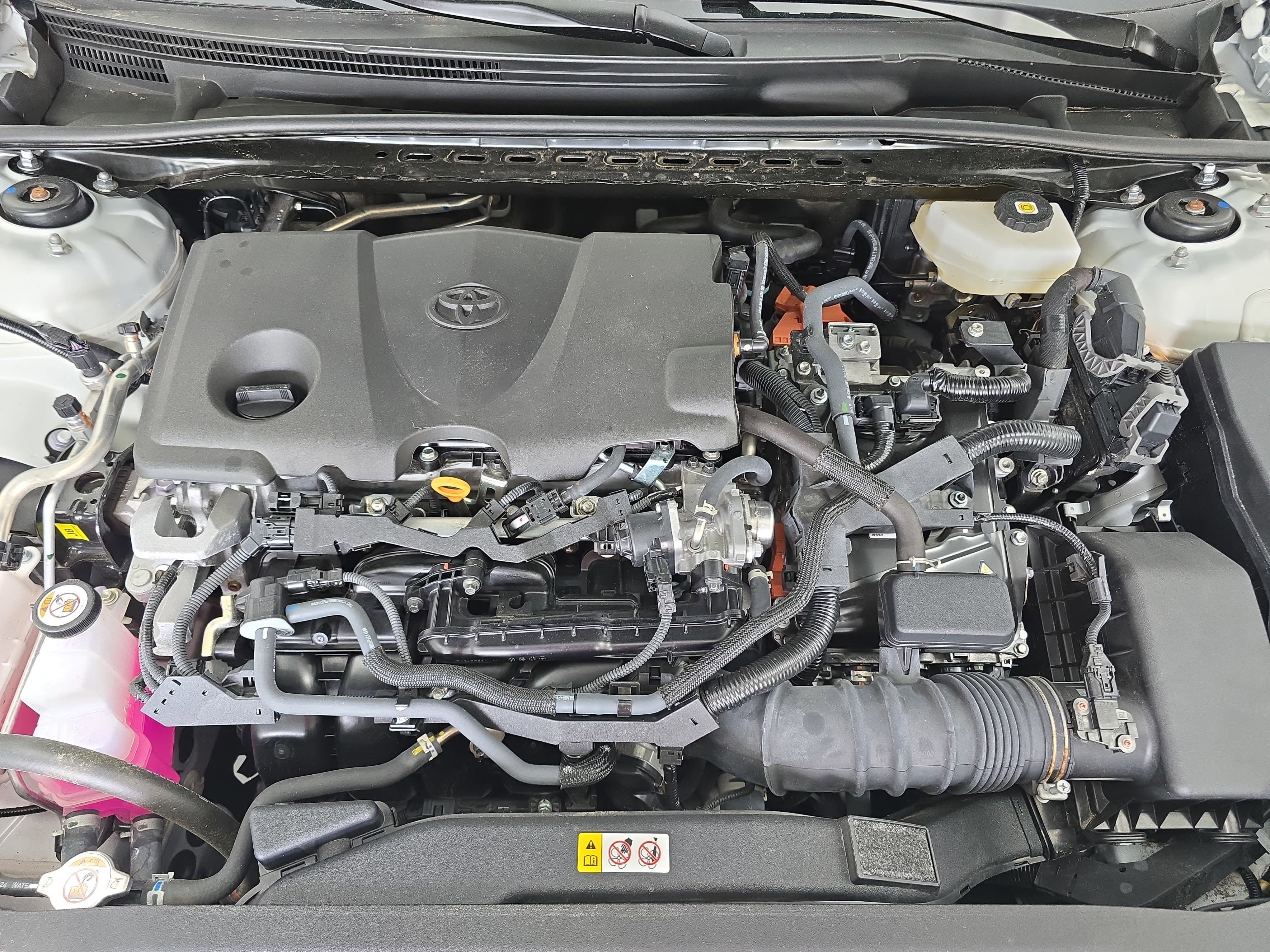 Used 2025 Toyota Camry SE w/ Convenience Package FWD image 28