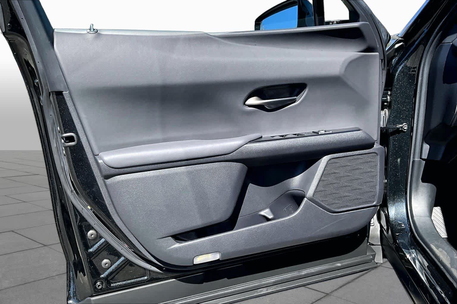 Used 2022 Lexus UX 200 w/ Accessory Package (Z1) FWD image 20