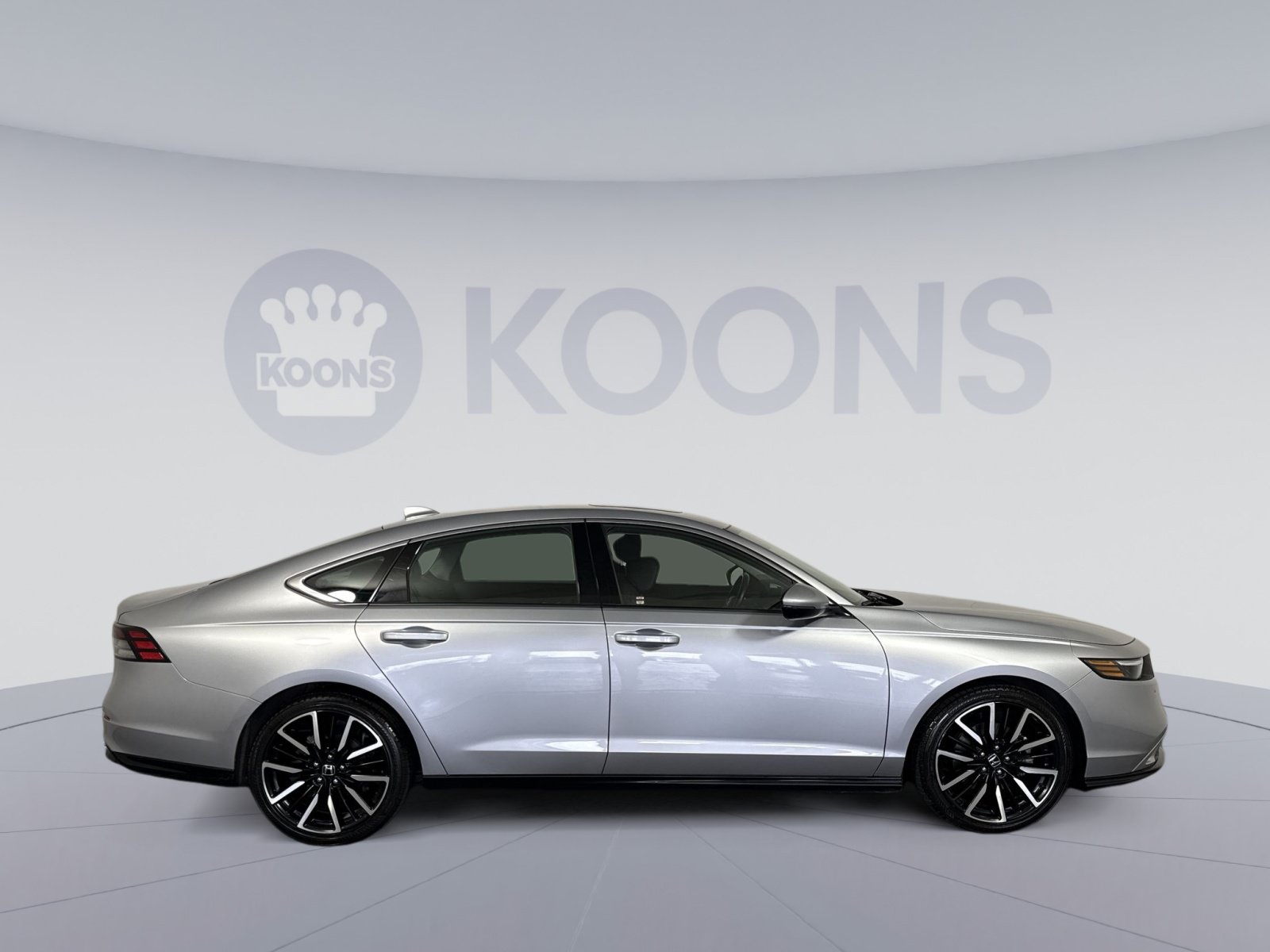 Used 2024 Honda Accord Touring image 8