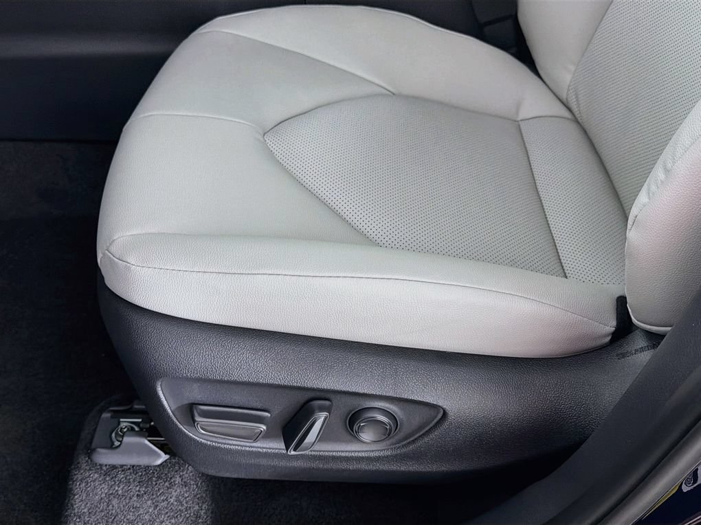 New 2026 Toyota Grand Highlander FWD image 23
