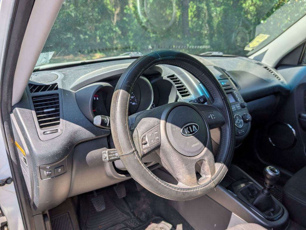 Used 2012 Kia Soul + FWD image 29