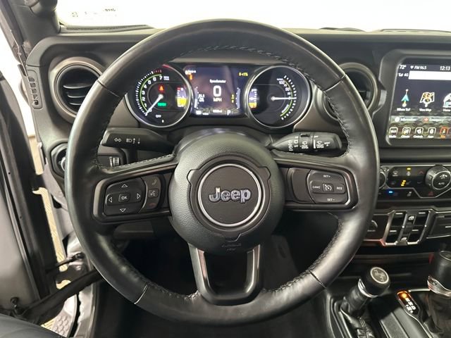 Used 2023 Jeep Wrangler Unlimited w/ Sun & Screen Package image 14