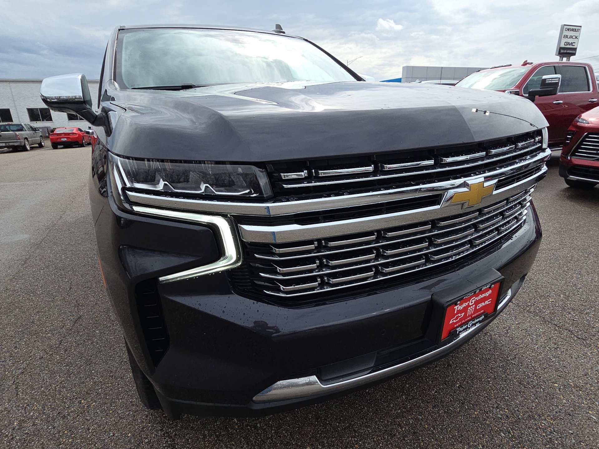 Used 2023 Chevrolet Suburban Premier image 11