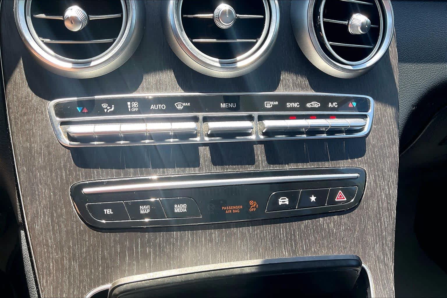 Used 2021 Mercedes-Benz GLC 300 image 32