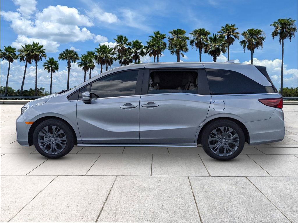Used 2025 Honda Odyssey Touring image 4