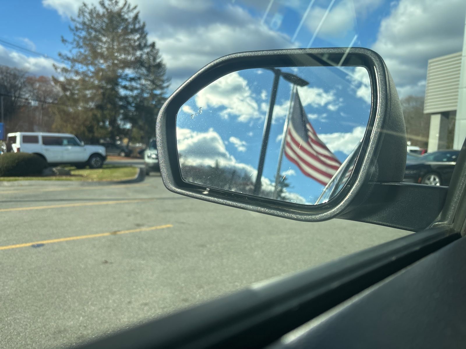 Used 2020 Ford Explorer XLT w/ Equipment Group 202A image 28