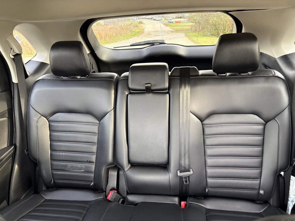 Used 2024 Ford Edge SEL image 10