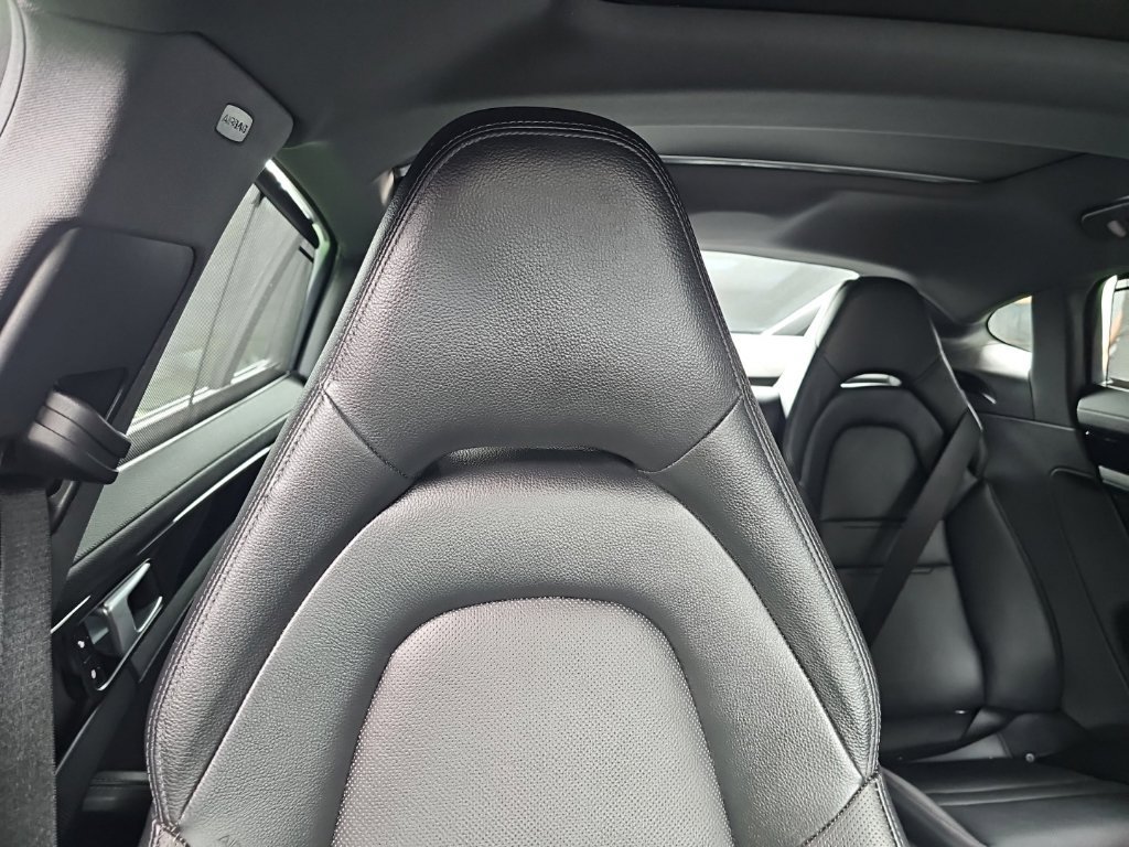 Used 2018 Porsche Panamera 4 AWD/4WD image 12
