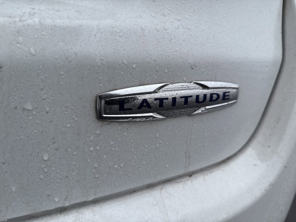 Used 2024 Jeep Compass Latitude image 5