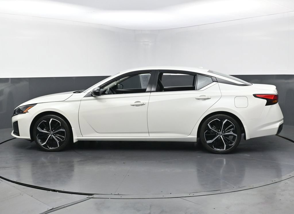 Used 2023 Nissan Altima 2.5 SR image 8