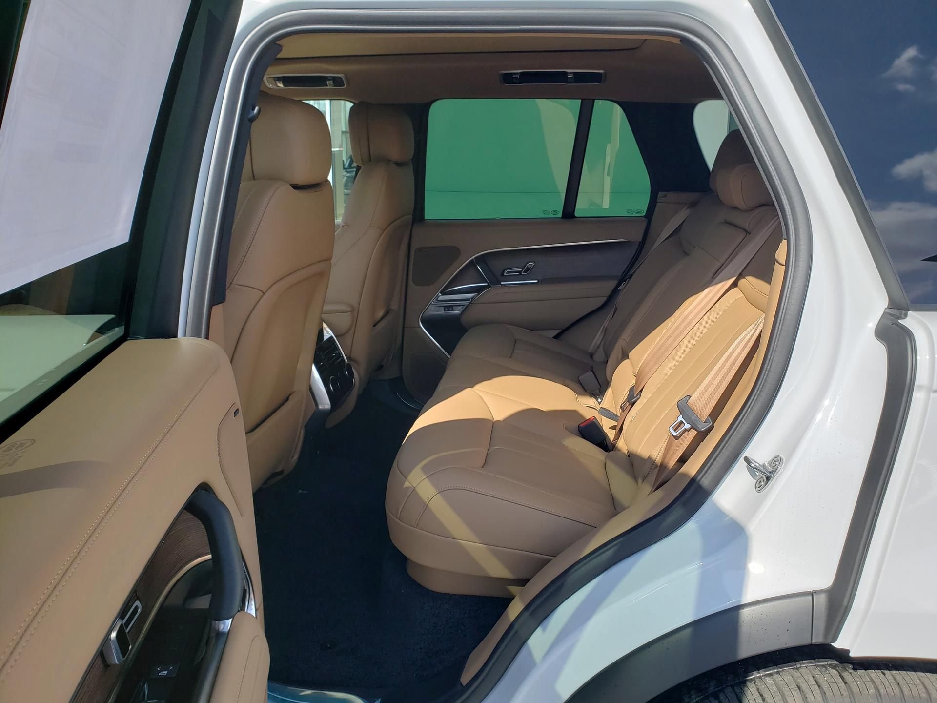 New 2026 Land Rover Range Rover SE image 11