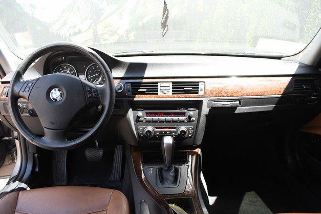 Used 2011 BMW 335i xDrive Sedan AWD/4WD image 18