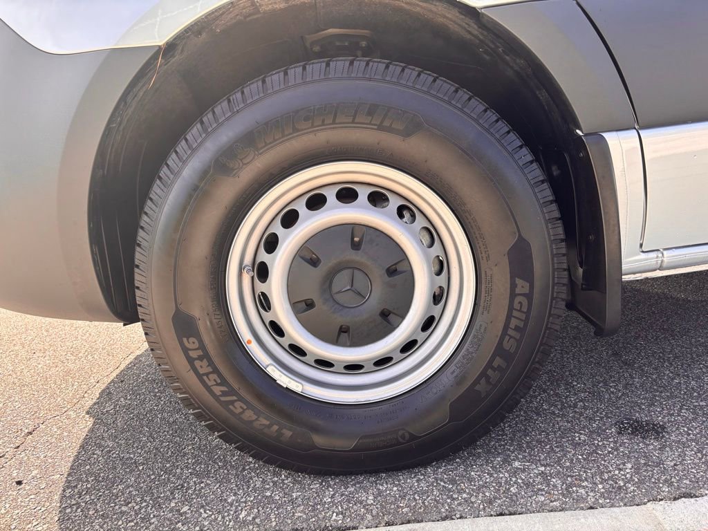 Used 2024 Mercedes-Benz Sprinter 2500 image 11