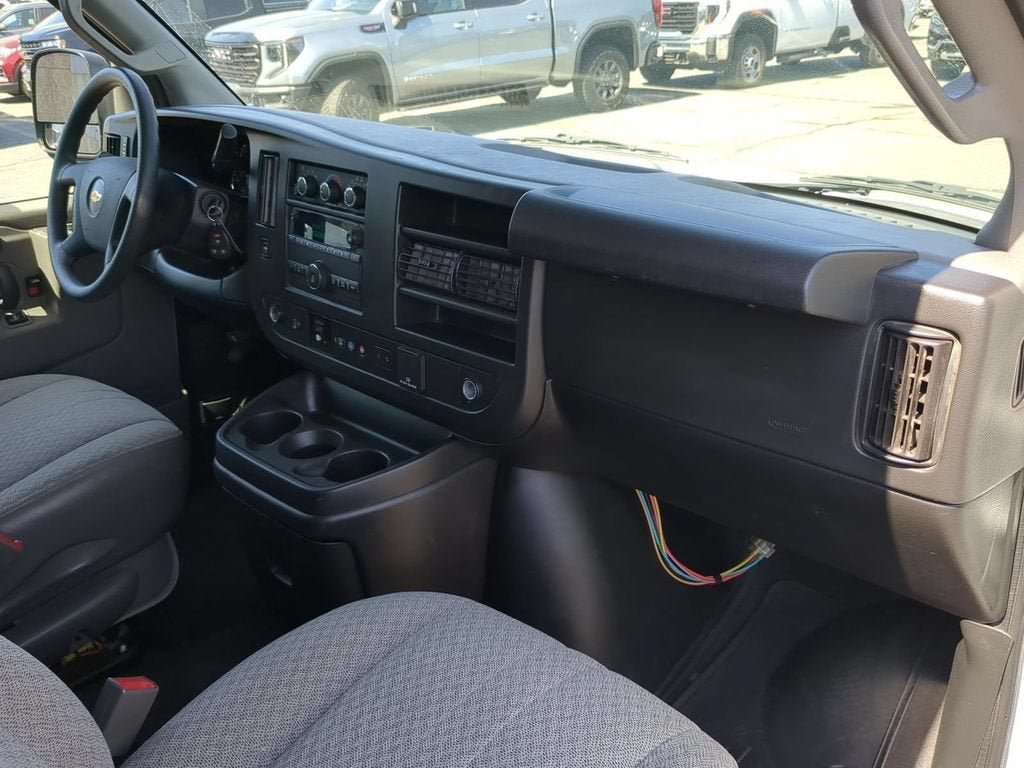 Used 2020 Chevrolet Express 3500 LT w/ LT Preferred Equipment Group RWD image 32