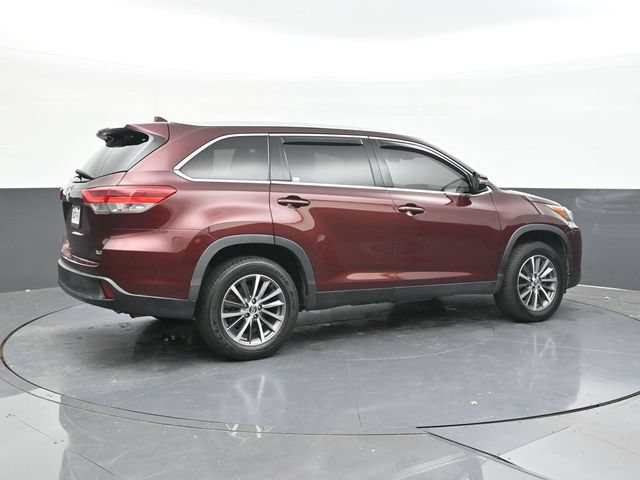 Used 2019 Toyota Highlander XLE FWD image 15