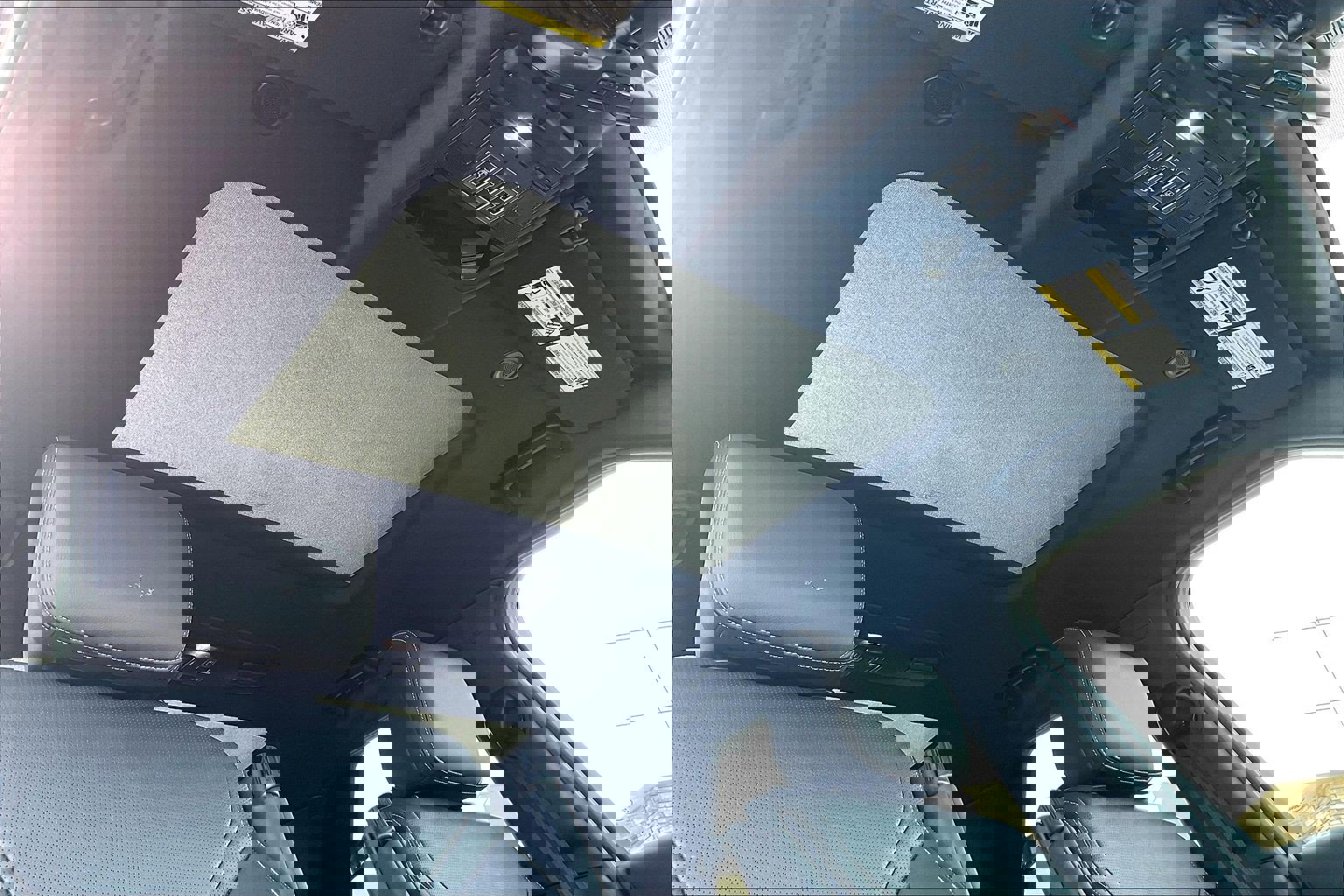 Certified 2025 Land Rover Discovery S image 13