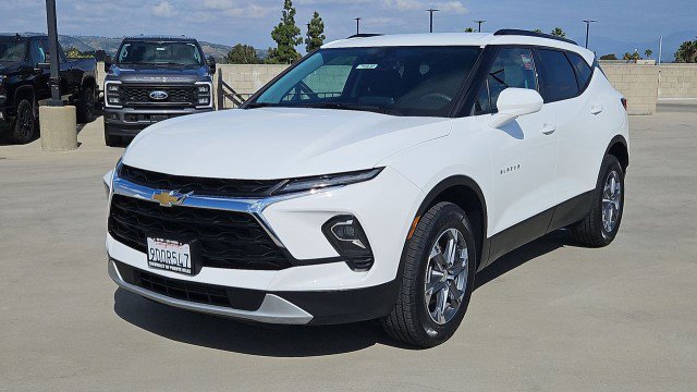 Used 2023 Chevrolet Blazer LT w/ Convenience Package FWD image 1