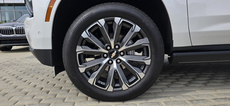 Used 2025 Chevrolet Tahoe High Country RWD image 11