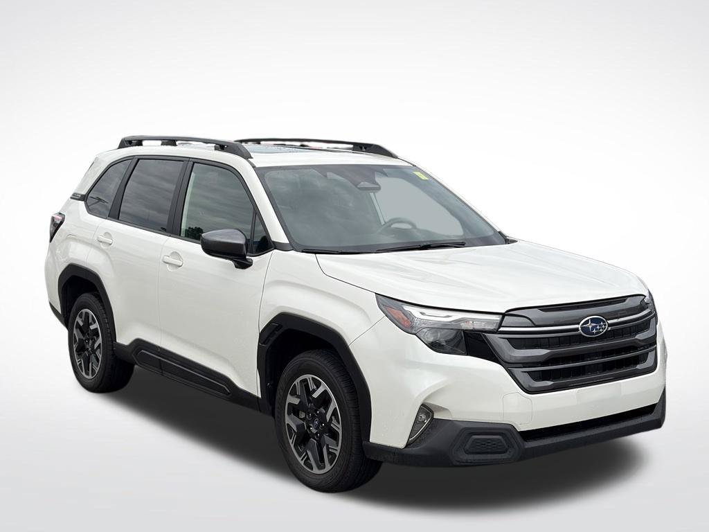Used 2025 Subaru Forester Premium AWD/4WD image 2