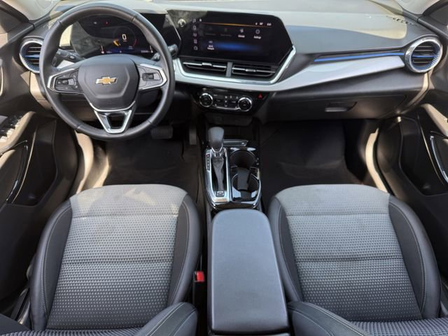 Certified 2025 Chevrolet Trax LT w/ LT Convenience Package FWD image 25