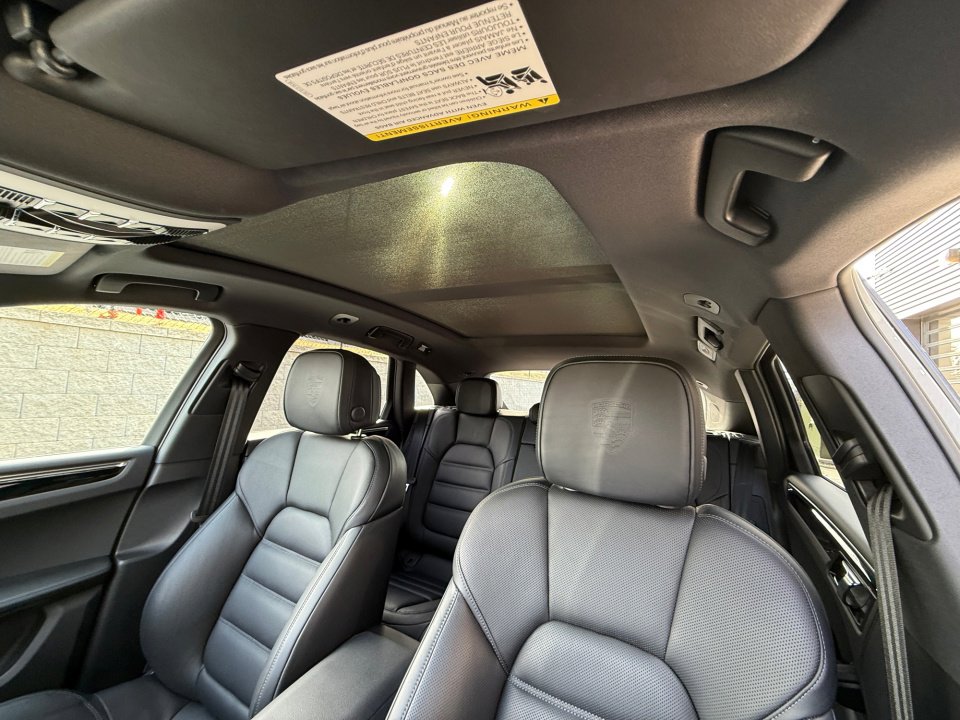 Certified 2025 Porsche Macan image 19
