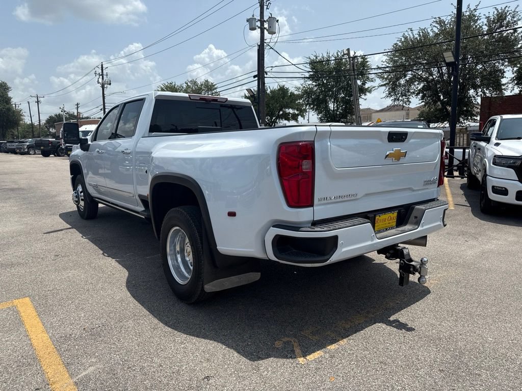 Used 2026 Chevrolet Silverado 3500 High Country w/ High Country Premium Package AWD/4WD image 4