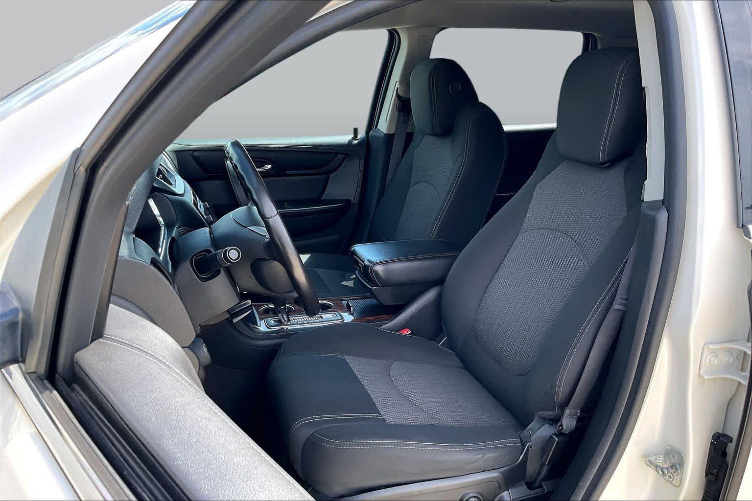 Used 2013 Chevrolet Traverse LT FWD image 8