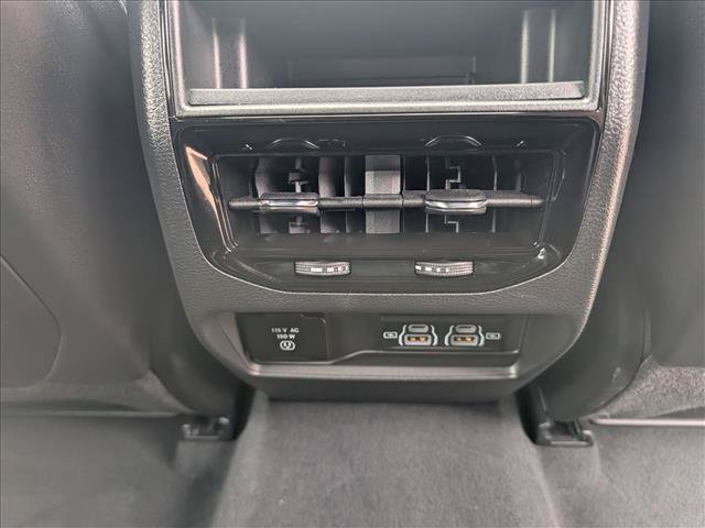 Used 2024 Jeep Grand Cherokee Altitude AWD/4WD image 16