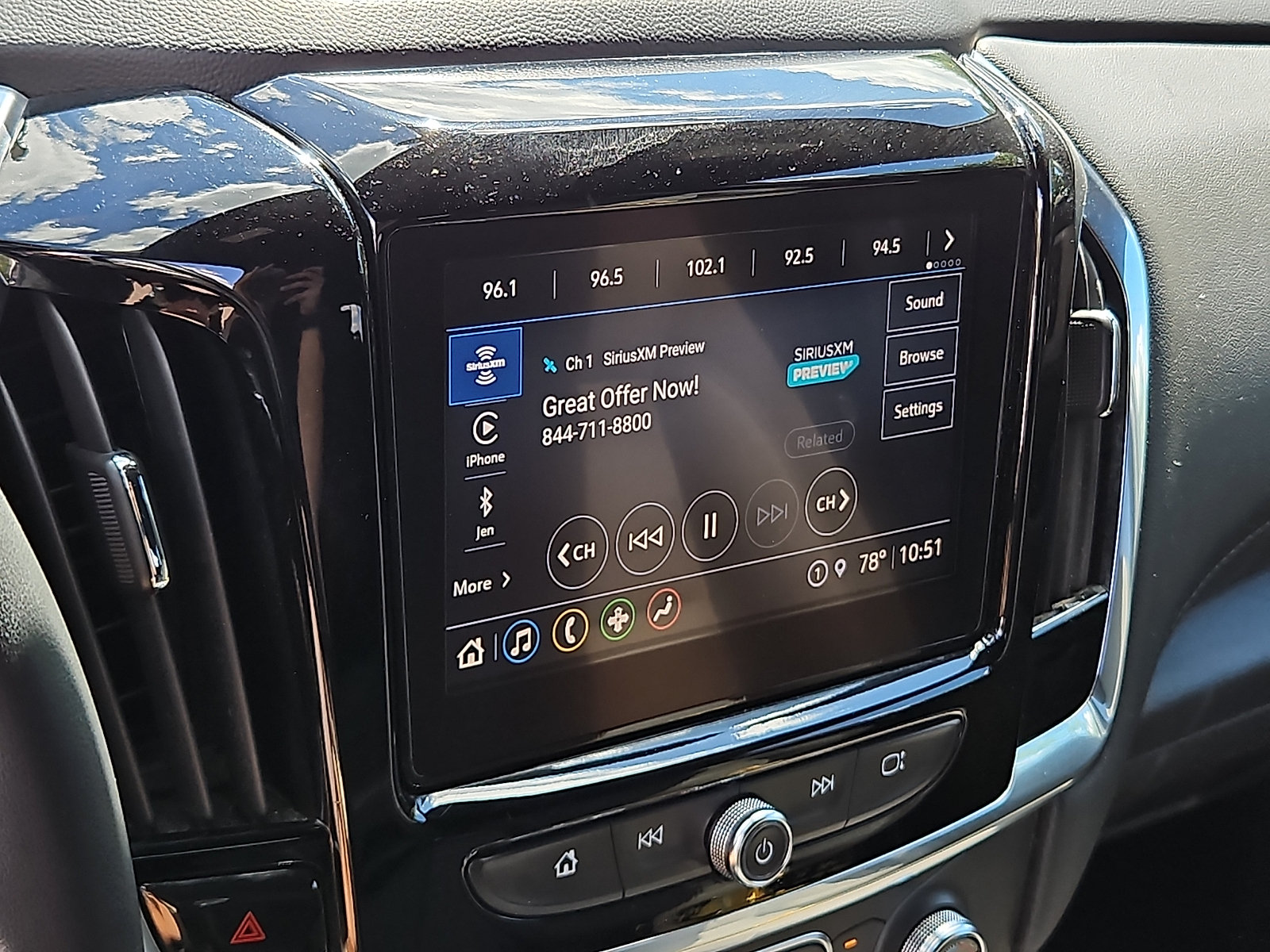 Used 2023 Chevrolet Traverse LT AWD/4WD image 16