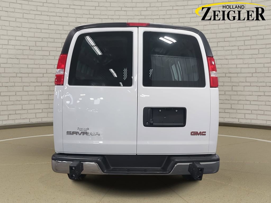 Used 2024 GMC Savana 2500 w/ Driver Convenience Package image 6