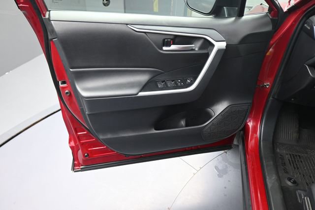 Used 2025 Toyota RAV4 XLE AWD/4WD image 70