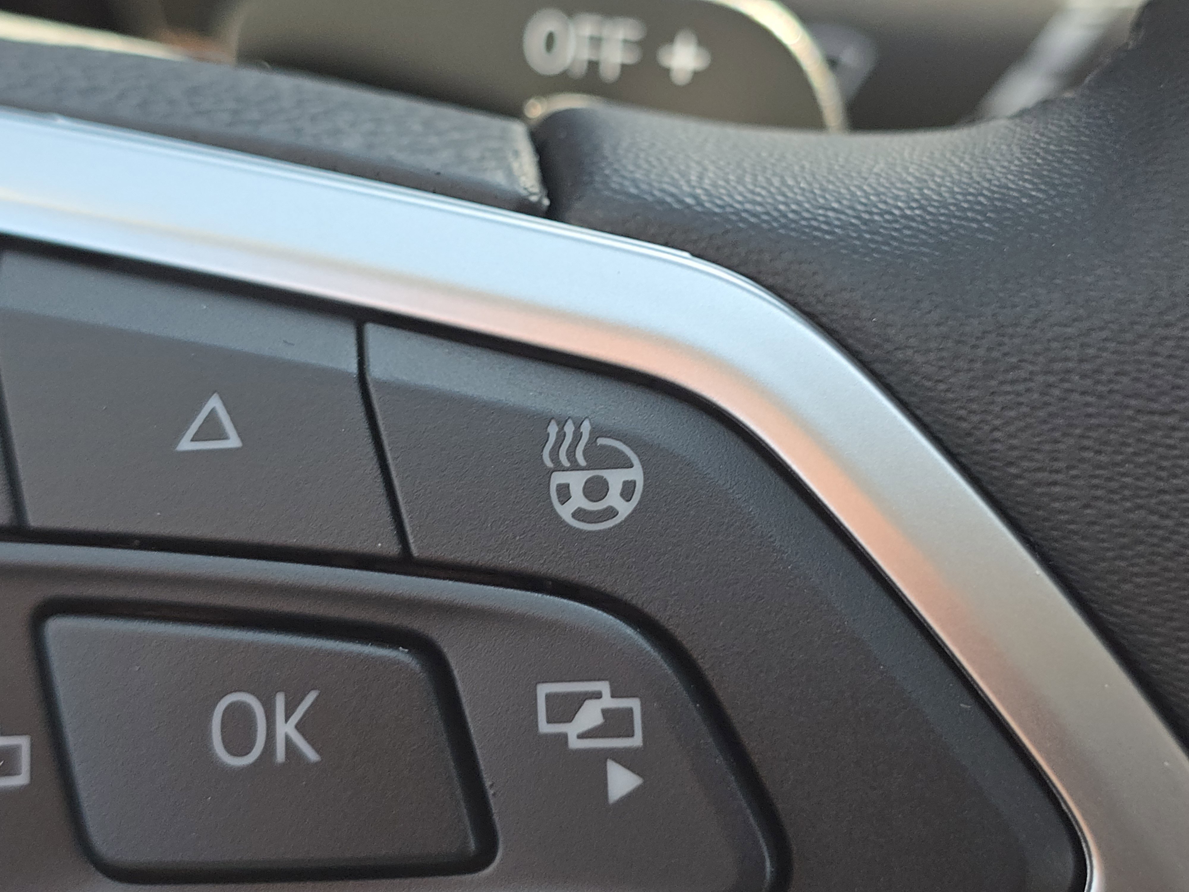 New 2025 Volkswagen Atlas Peak Edition SE image 15