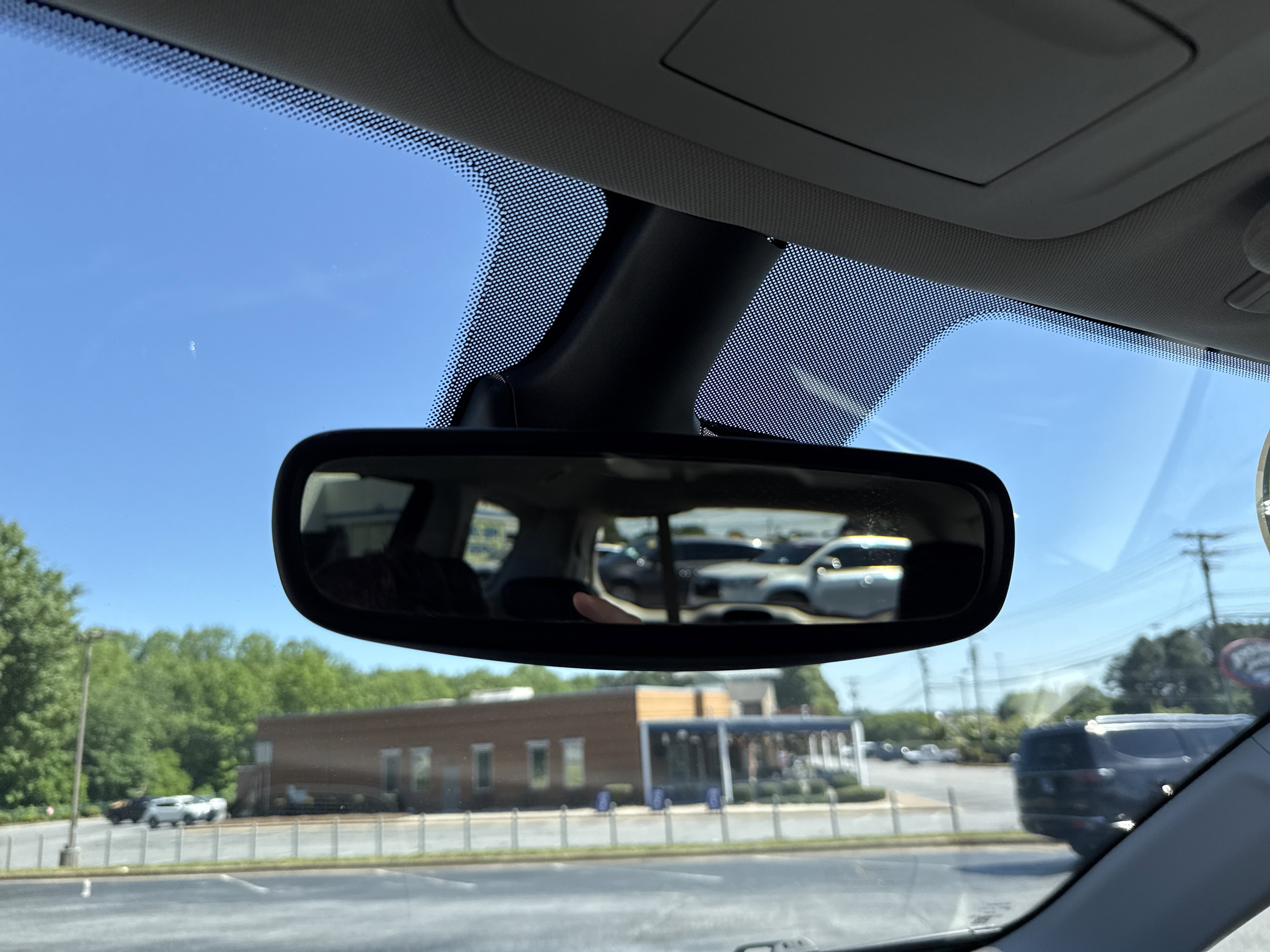 Used 2024 Chrysler Pacifica Touring-L FWD image 27