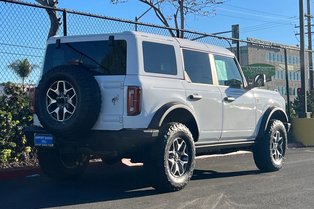 Used 2025 Ford Bronco Badlands image 5
