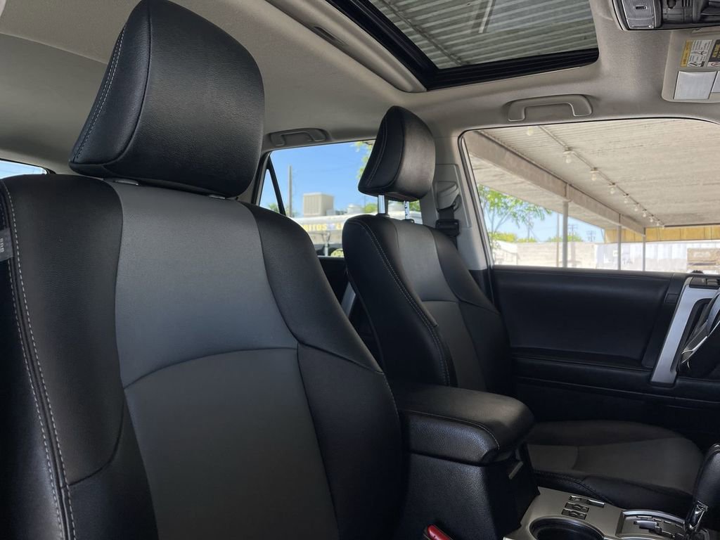 Used 2022 Toyota 4Runner SR5 Premium w/ Moonroof Package AWD/4WD image 28